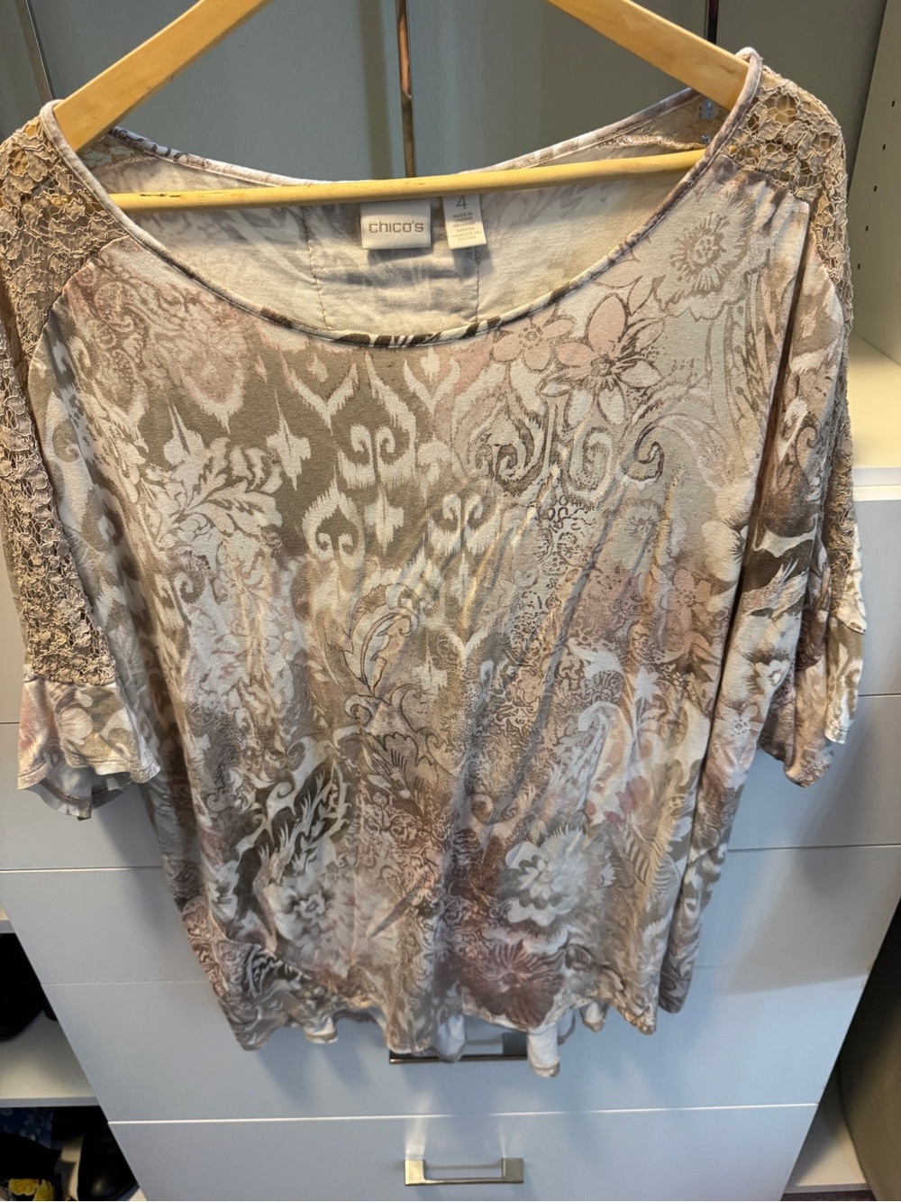 Chico's Scoop-Neck Short Sleeve Top in Beige Taupe Floral Lace
